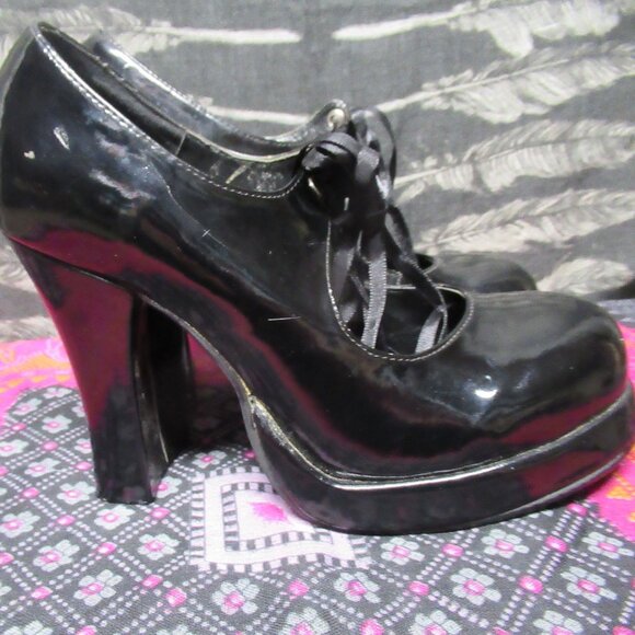 Goth Black Patent Leather Chunky Platform Heel Mary Jane Shoes *Flawed* - Picture 1 of 12